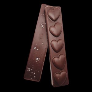 A-100x Valentine's Day milk chocolate tablet with fleur de sel - Gift wrapped (available while stocks last) - 3 to 4 weeks delivery time